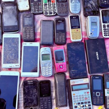 Dlaczego telefon po kilku latach zaczyna działać inaczej Dlaczego telefon po kilku latach zaczyna działać inaczej