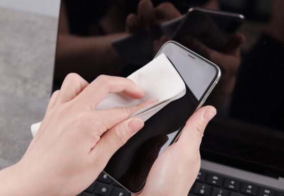 Jak zwolnić miejsce na telefonie bez usuwania ważnych plików? Jak zwolnić miejsce na telefonie bez usuwania ważnych plików?